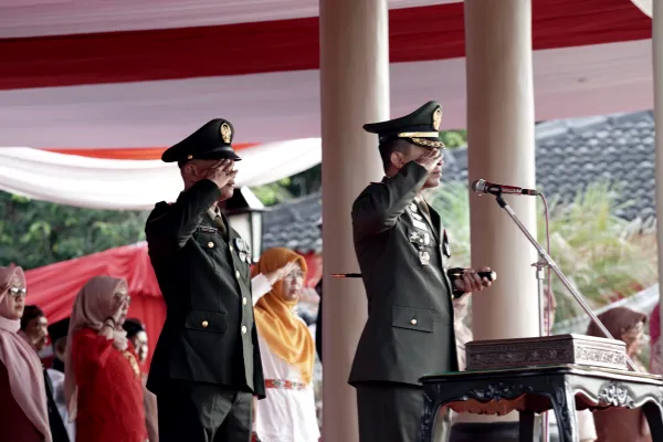 Bupati Bondowoso Pimpin Upacara di Alun-Alun RBA