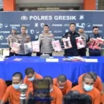 Sebanyak 20 tersangka diamankan dengan barang bukti 37,854 gram sabu dan 843 butir pil dobel L.