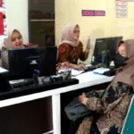 Petugas Polres Pacitan Lembur Hingga Dini Hari Layani Lonjakan Pemohon SKCK