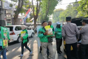 Polres Gresik Gelar Gerakan Pangan Murah Masyarakat dan Driver Ojol Sumringah