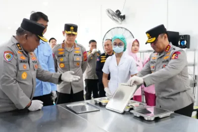 SPPG Plawa Polda Bali Jadi Percontohan Nasional, Polri Gabungkan Gizi, Rasa, dan Budaya Lokal dalam Ompreng Anak Sekolah