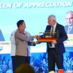 Kapolri menegaskan, Polri berkomitmen penuh hadir dalam penyelesaian berbagai persoalan perburuhan. Hal itu diwujudkan melalui pembentukan Desk Ketenagakerjaan.