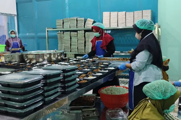 Dengan desain yang lebih ergonomis dan mudah digunakan, packaging ini memudahkan B3 dalam mengkonsumsi makanan bergizi tanpa harus khawatir tentang kebersihan dan keamanan.