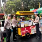 Car Free Day Jadi Panggung Edukasi: Polantas Bondowoso Sapa Warga dengan Pesan Keselamatan