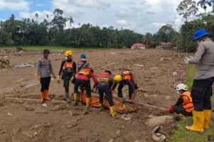 Update Penanganan Bencana Sumbar: Polri Percepat Pencarian dan Identifikasi Jenazah