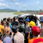 Personel Polres Bondowoso dan Tim Gabungan Berhasil Temukan Korban Hanyut di Bendungan Sampean Baru