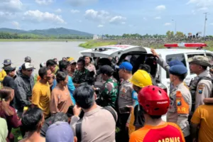 Personel Polres Bondowoso dan Tim Gabungan Berhasil Temukan Korban Hanyut di Bendungan Sampean Baru