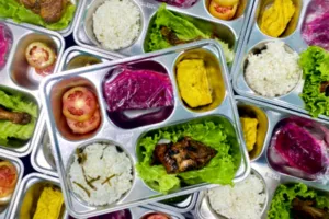 Yayasan Satu Hati Peduli Ummat SPPG Binakal Sajikan Menu Spesial, Ayam Bakar Madu Hipnotis Siswa