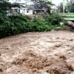 11 Wilayah di Bondowoso Diterjang Hujan Deras, Banjir dan Jembatan Ambles