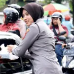 Polwan Polres Bondowoso “Serbu” Pasar Induk, 500 Takjil Ludes Dibagikan – Ramadhan Jadi Panggung Kepedulian