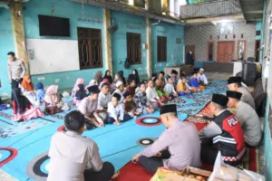Safari Ramadan di Pesantren Al Fitroh, Kapolres Bondowoso Rajut Ukhuwah dan Tebar Asa