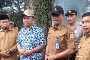 Bupati dan Wakil Bupati Bondowoso Turun Langsung Tinjau Perbaikan Jalan Rusak di Tamanan