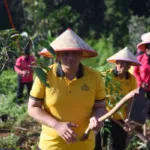 Tanam Hari Ini, Selamatkan Masa Depan! Kapolres Bondowoso Pimpin Aksi Hijau