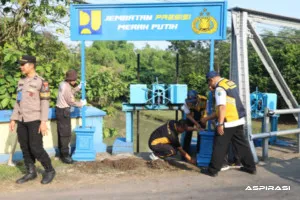 Sentuhan Presisi di Jembatan Mangge, Polres Magetan Hidupkan Semangat Gotong Royong