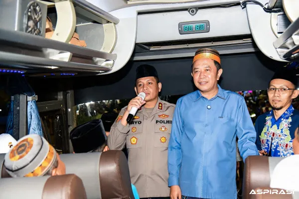 Kapolres Bondowoso Kawal Langsung 568 Jamaah Haji, Langkah Menuju Baitullah Dimulai Penuh Haru dan Pengamanan Maksimal