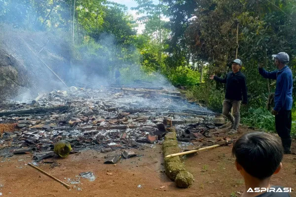Kebocoran Gas Picu Kebakaran Rumah di Botolinggo, Satu Warga Luka di Wajah