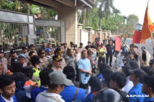 Tagih Janji Pembebasan PBB, PMII Bondowoso Kepung Kantor Pemkab: Jangan Biarkan Janji Tinggal Retorika