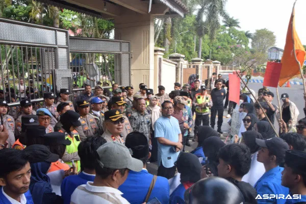 Tagih Janji Pembebasan PBB, PMII Bondowoso Kepung Kantor Pemkab: Jangan Biarkan Janji Tinggal Retorika