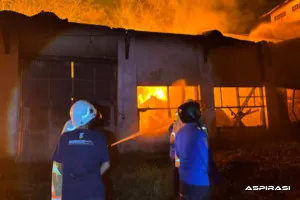 Gudang Tembakau PT Sadana Arif Nusa Dilalap Api, Damkar dan Tim Gabungan Bergerak Cepat