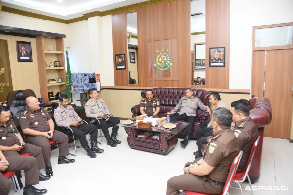 Perkuat Kolaborasi Penegakan Hukum, Kapolres Bondowoso Sambangi Kejaksaan Negeri