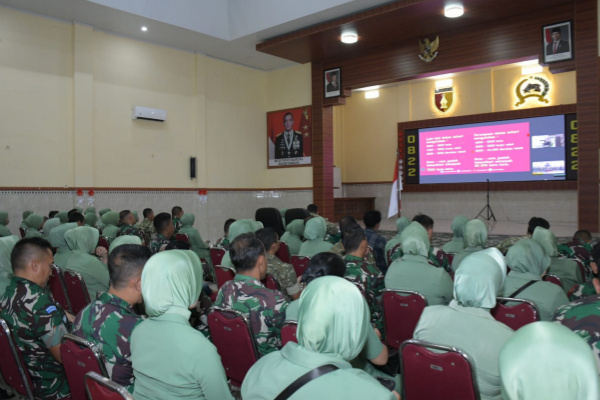 Prajurit dan Persit Kodim 0822 Belajar Saling Memahami