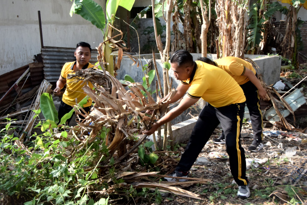Bukan Cuma Jaga Keamanan, Polres Bondowoso Bergerak Rawat Lingkungan