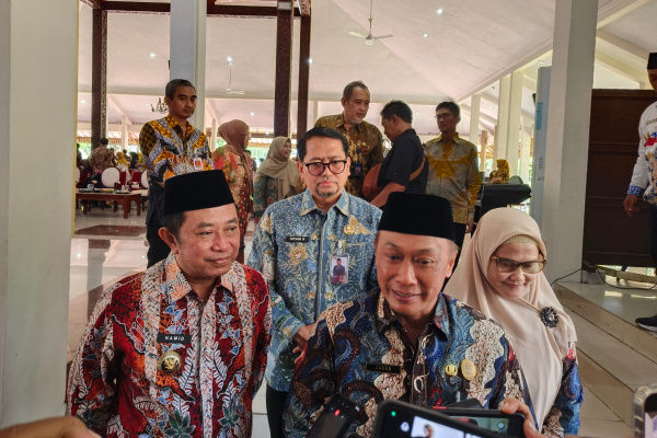 BKN Tantang Bondowoso Bersihkan Toilet Sekolah, Kadisdik Siap Gaspol!