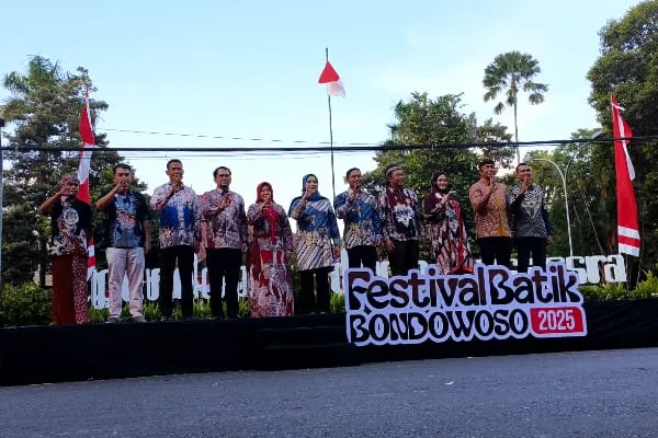 Festival Batik Bondowoso 2025 Resmi Dibuka, Angkat Ekonomi Kreatif dan UMKM