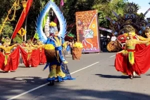 Bondowoso Berkah! Wabup As’ad Resmikan Pawai Budaya Penuh Warna