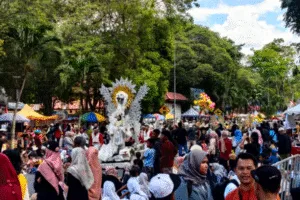 Pawai Budaya Pelajar Datangkan Ribuan Pengunjung di Depan Kantor Bupati Bondowoso