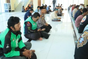 Polres Gresik dan Komunitas Ojol Bersatu, Sholat Gaib dan Doa Bersama