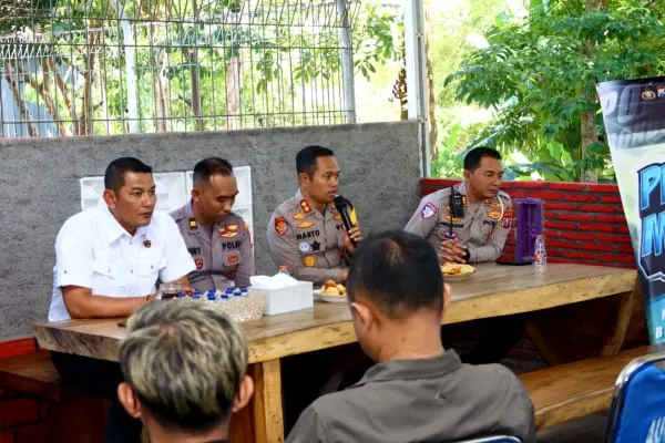 Kapolres Bondowoso Ngopi Bareng Media, Perkuat Sinergi Tangkal Hoaks dan Jaga Kamtibmas