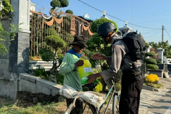 Ekspedisi 15 KM, 247 Siswa Bintara SPN Polda Jatim Tebar Misi Kemanusiaan