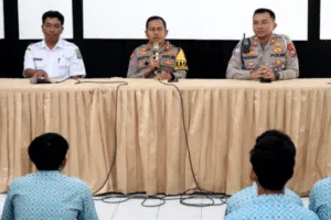 Kapolres Bondowoso Ajak Pelajar SMAN 1 Jauhi Tindakan Negatif