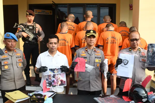 Polisi Tangkap 91 Pelaku Kerusuhan dan Perusakan di DPRD Madiun