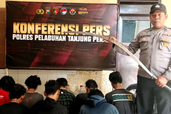 Polisi Ringkus 9 Remaja Gangster Bentrok di Kalilom Lor Surabaya