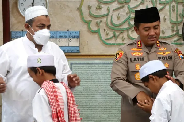 Polres Probolinggo Safari Jum'at Wujudkan Kemitraan yang Solid