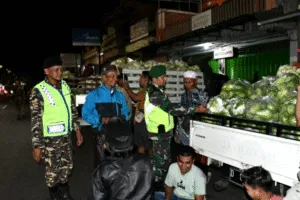 TNI-Banser Patroli, Pasar Induk Bondowoso Lebih Aman