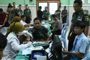 HUT TNI ke-80, TNI-Polri dan Warga Bondowoso Kompak Donor Darah