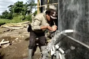 Kades Sumber Kokap Tinjau Pengeboran Air untuk Bantu Petani