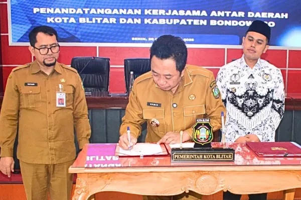 Bupati Bondowoso dan Wali Kota Blitar Teken MoU, Perkuat Sinergi Antar Daerah