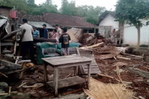 Angin Kencang Hantam Bondowoso, Dua Rumah Warga Rusak