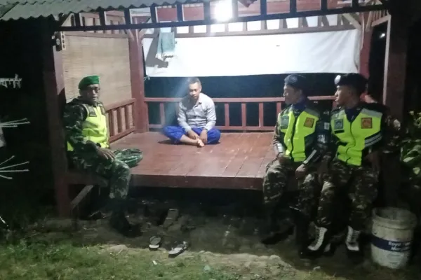 Patroli Bersama di Perbatasan, Babinsa dan Banser Hadirkan Rasa Aman untuk Warga