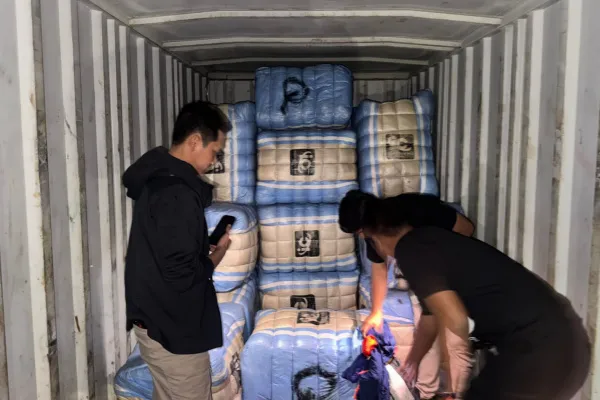 Polisi Bongkar Sindikat Balpres di Jakarta, 207 Bal Pakaian Bekas Impor Disita