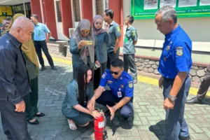 Sosialisasi Proteksi Kebakaran di Kantor Pengadilan Negeri Bondowoso Berjalan Interaktif