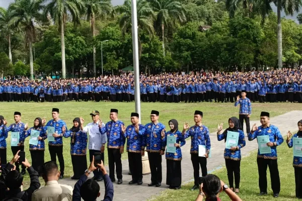 Resmi Jadi ASN, 4.502 PPPK Paruh Waktu Terima SK dari Bupati Bondowoso: Awal Baru Pengabdian untuk Negeri