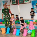 Babinsa Dampingi Distribusi 2.175 Paket Makan Bergizi Gratis di 38 Sekolah Kecamatan Binakal