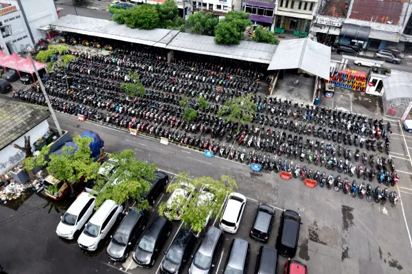 Gratis! Polrestabes Surabaya Gelar Bazar Ranmor, Ratusan Motor Curian Siap Pulang ke Tangan Pemilik