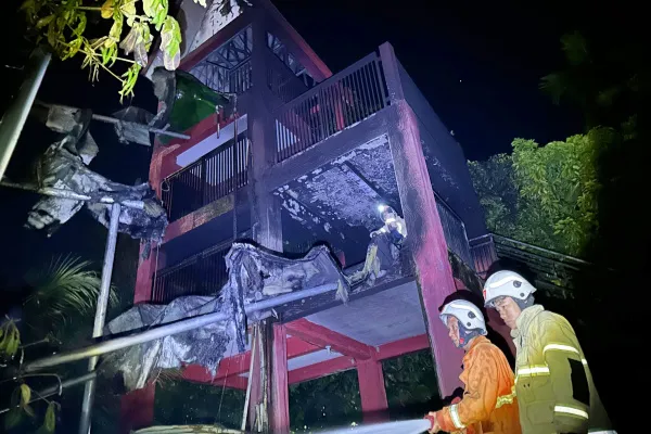 Navara Waterpark Bondowoso Terbakar Dini Hari, Kerugian Ditaksir Capai Rp900 Juta