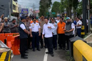Pengamanan Ketat dan Humanis, Kunjungan Wagub Jatim di Sukowiryo Berlangsung Kondusif